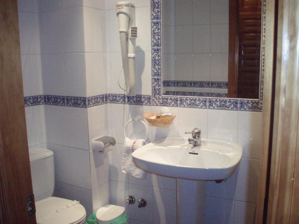 Hostal Restaurante La Muralla Каньете Номер фото